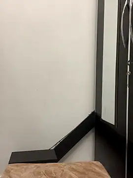 layra 9900 online show from November 1, 2025, 7:49 pm