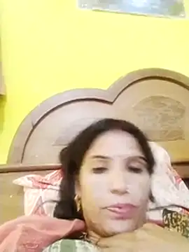 Snapshot of Riya_jaan12 chatting on November 18, 2025, 8:30 am Riya jaan12 online show from November 18, 2025, 8:30 am