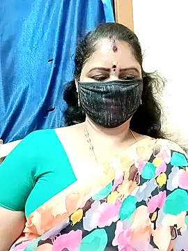 sushma26 online show from April 18, 2026, 7:18 pm