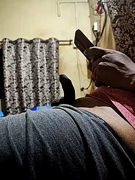 Snapshot of yournaughtysam chatting on September 13, 2025, 5:35 pm yournaughtysam online show from September 13, 2025, 5:35 pm