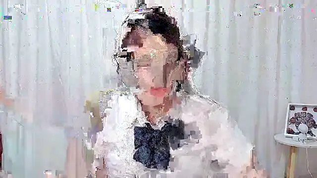 Snapshot of Dec-7758 chatting on October 4, 2025, 6:55 am Dec-7758 online show from October 4, 2025, 6:55 am