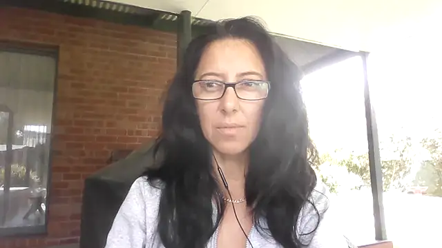 CleopatraGirl online show from November 1, 2025, 11:18 pm