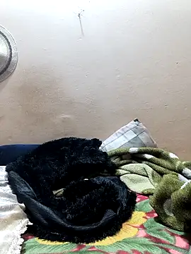 Snapshot of queenbuggi chatting on March 7, 2026, 3:42 pm queenbuggi online show from March 7, 2026, 3:42 pm