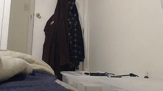 idiotpig66 online show from February 11, 2026, 1:38 pm