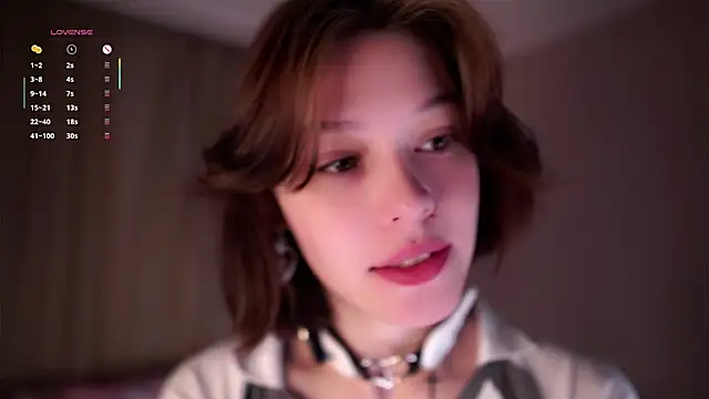 LurleneRamo online show from October 9, 2025, 1:14 am