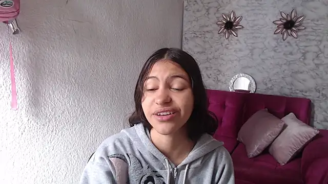 Evagirl69 online show from June 1, 2026, 12:18 pm