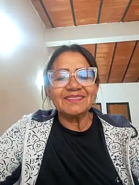 Vickysweeeettt online show from April 16, 2026, 10:01 pm