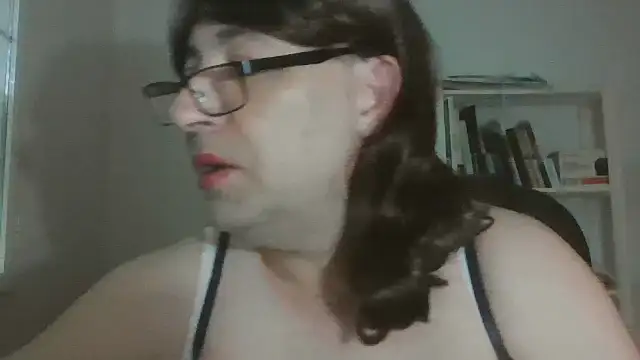 nataliacd online show from September 9, 2025, 2:16 pm