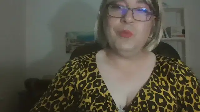 nataliacd online show from November 12, 2025, 4:07 pm