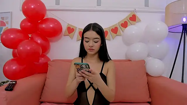 Snapshot of scarletross_ chatting on February 13, 2026, 2:35 pm scarletross online show from February 13, 2026, 2:35 pm