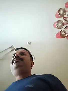 vardh033 online show from November 29, 2025, 2:58 am