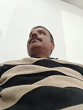 Snapshot of vardh033 chatting on January 16, 2026, 7:34 am vardh033 online show from January 16, 2026, 7:34 am