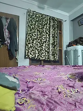 Snapshot of vardh033 chatting on February 15, 2026, 11:45 pm vardh033 online show from February 15, 2026, 11:45 pm