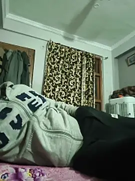 Snapshot of vardh033 chatting on February 17, 2026, 2:08 am vardh033 online show from February 17, 2026, 2:08 am