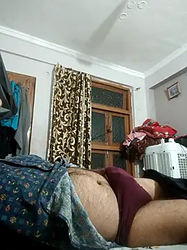 vardh033 online show from April 11, 2026, 4:44 pm