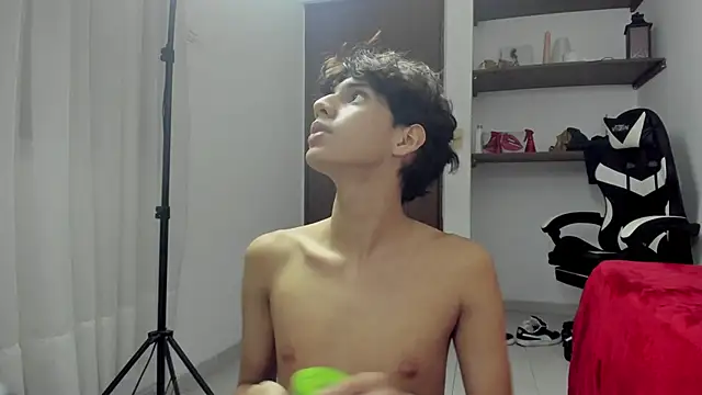 lightboy0 online show from September 11, 2025, 3:23 pm