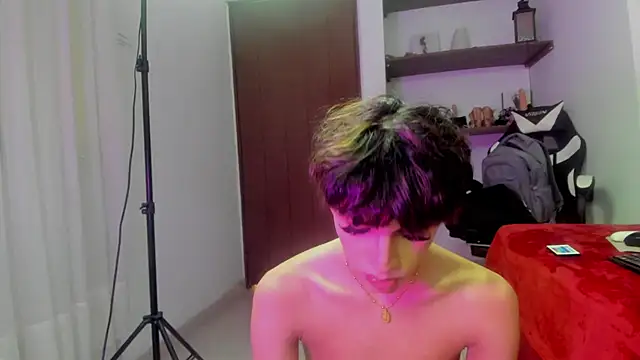 lightboy0 online show from September 25, 2025, 4:43 pm