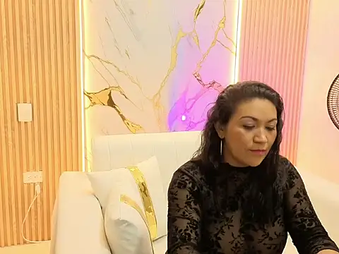 Madam Hott online show from September 9, 2025, 3:39 am