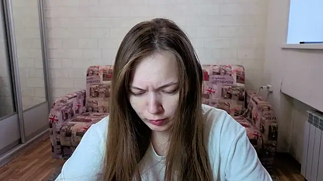 Snapshot of AlisaWyn chatting on November 12, 2025, 4:57 am AlisaWyn online show from November 12, 2025, 4:57 am