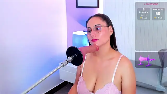 lauren stone  online show from February 18, 2026, 7:10 pm