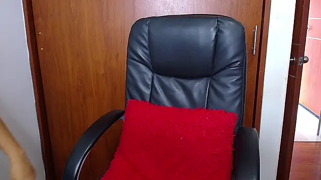 melikaronit2 online show from October 29, 2025, 6:20 pm