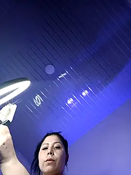 SiennaValera online show from November 8, 2025, 5:34 pm