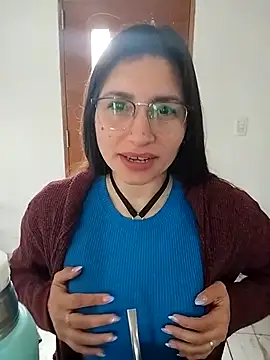 Snapshot of LolatuMiel chatting on November 20, 2025, 1:22 pm LolatuMiel online show from November 20, 2025, 1:22 pm