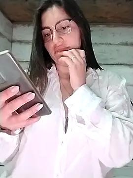 Snapshot of LolatuMiel chatting on January 14, 2026, 8:31 am LolatuMiel online show from January 14, 2026, 8:31 am