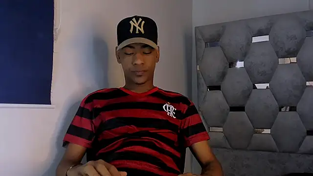 tiago xxx  online show from October 20, 2025, 8:09 pm