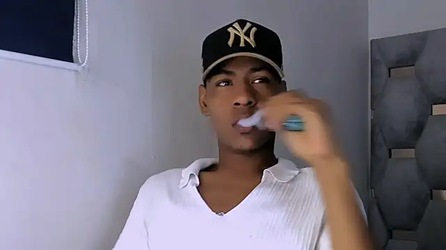 tiago xxx  online show from October 21, 2025, 8:53 pm