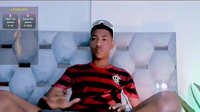 tiago xxx  online show from November 5, 2025, 8:31 pm