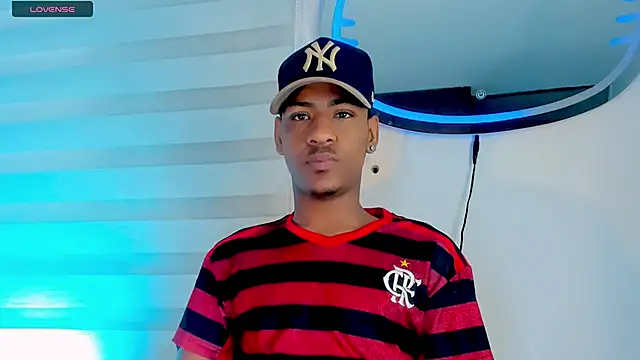 tiago xxx  online show from November 12, 2025, 8:19 pm