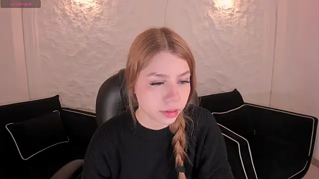 TiffannySins online show from April 14, 2026, 4:18 am