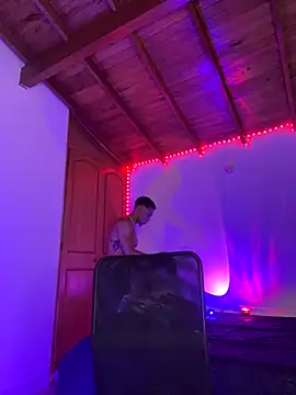 RickKrong  online show from September 18, 2025, 5:42 am