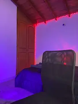 RickKrong  online show from September 28, 2025, 9:42 pm