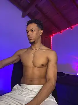 RickKrong  online show from November 9, 2025, 9:35 pm