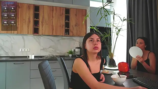 Anny Molly online show from November 21, 2025, 6:01 am