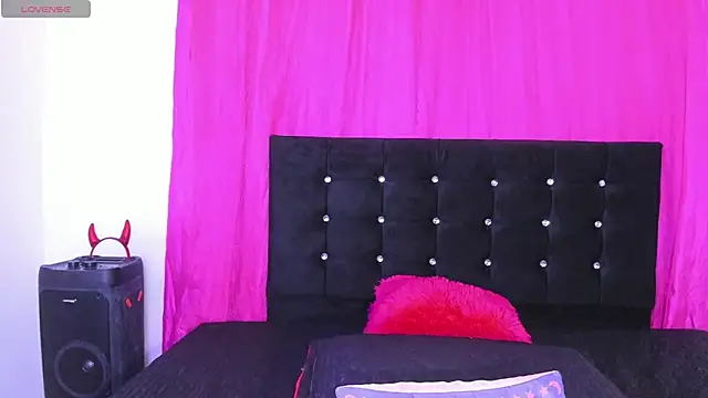 cutenaked 8 online show from June 14, 2026, 2:24 am
