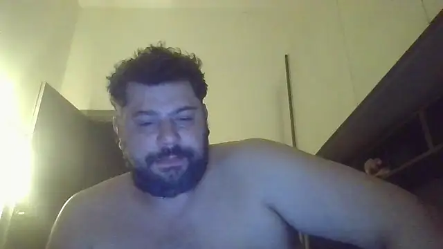 giuseppelovisi85 online show from October 1, 2025, 5:35 am