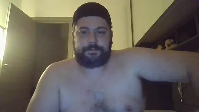 giuseppelovisi85 online show from October 12, 2025, 11:37 pm