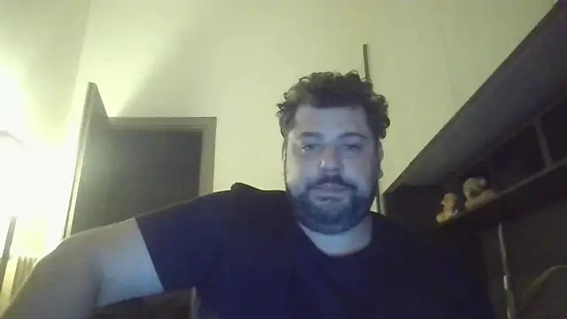 giuseppelovisi85 online show from October 17, 2025, 8:00 pm