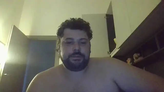 giuseppelovisi85 online show from October 18, 2025, 8:04 am