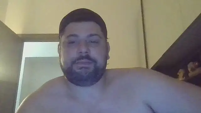 giuseppelovisi85 online show from October 19, 2025, 8:15 am