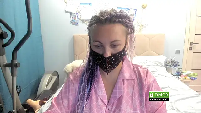 EmilyMali online show from October 14, 2025, 6:09 pm