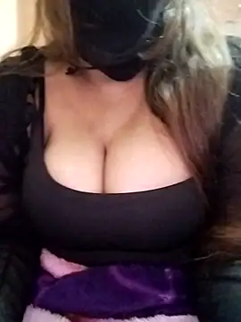 Urban Queen online show from November 20, 2025, 10:09 pm