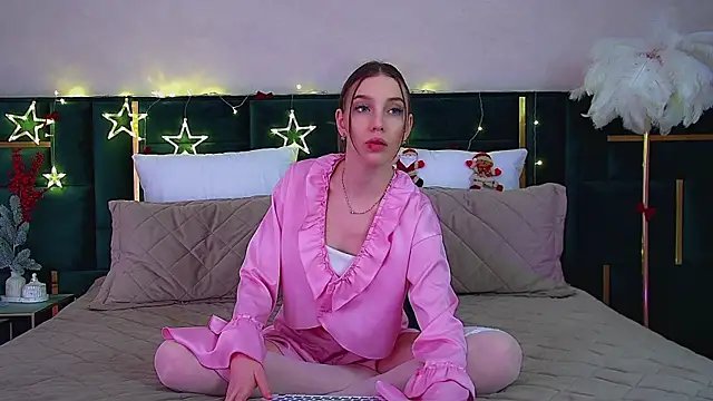 VeronicaVances online show from December 3, 2025, 6:06 pm