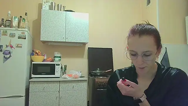 Lucy Divine online show from November 3, 2025, 7:37 pm