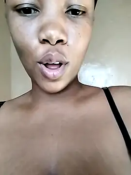 Snapshot of AZURUchan7 chatting on September 12, 2025, 8:36 am AZURUchan7 online show from September 12, 2025, 8:36 am