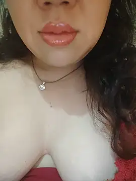 Julyy08 online show from May 25, 2026, 2:56 pm