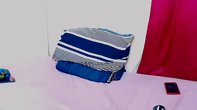 FreakyScarlet00 online show from October 4, 2025, 7:28 am